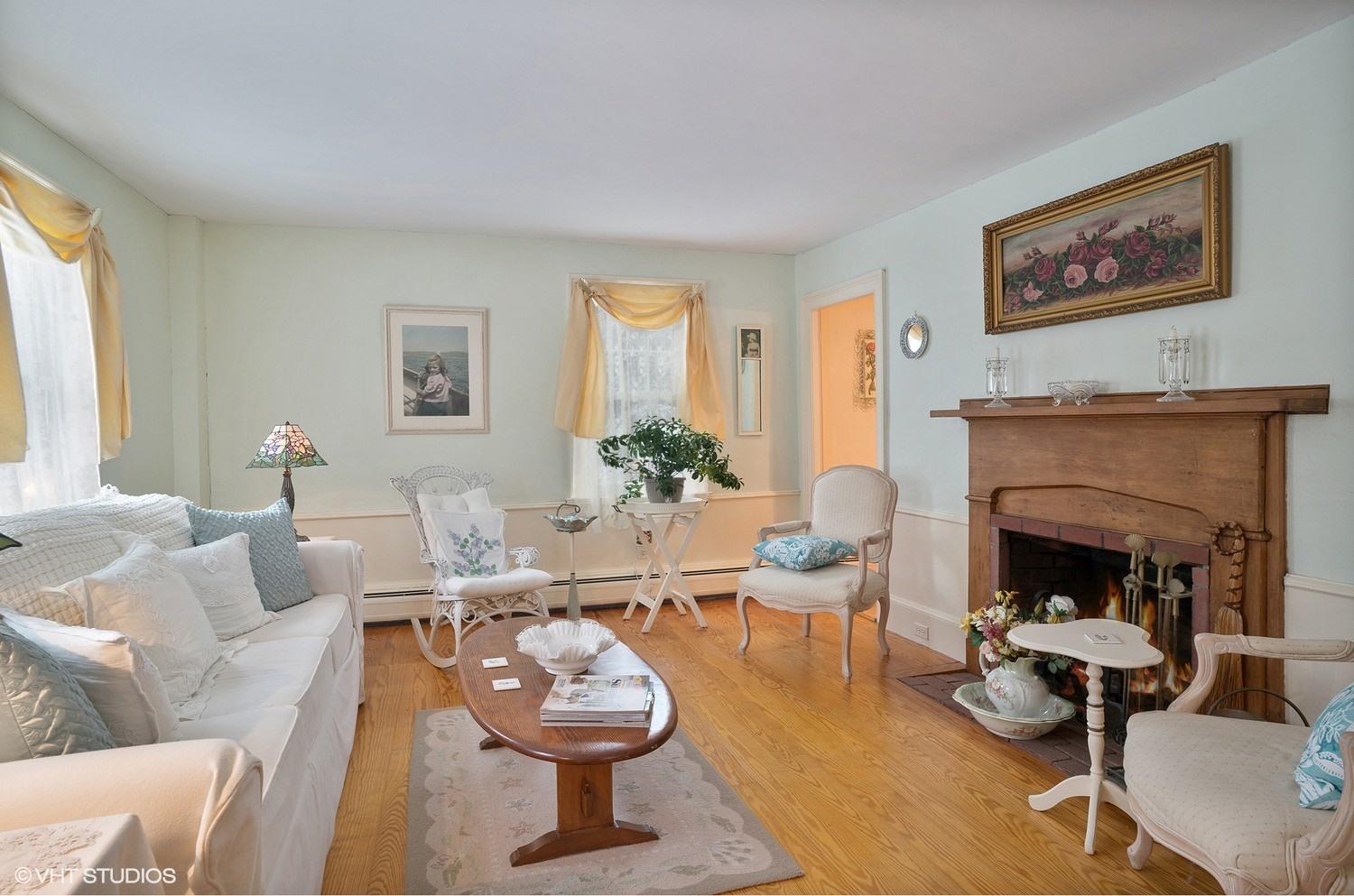 1579 Hyannis-Barnstable Road Barnstable, MA 02630 - Photo 5 of 18 04_1579HyannisRoad_10002_LivingRoom_MLSu