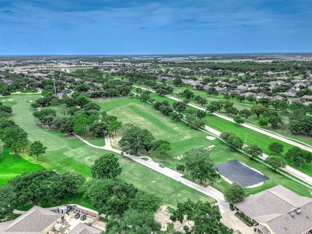 $2,050 | 739 Apple Blossom Drive, Pearland, TX 77584