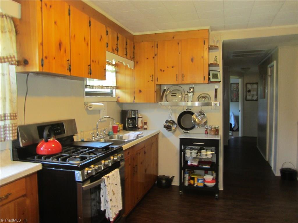 1062 Ridge Road Pine Hall, NC 27042 - Photo 4 of 18