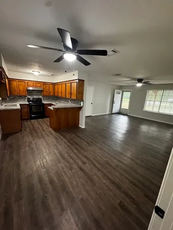 $1,750 | 3699 Piney Point Road, Conroe, TX 77301