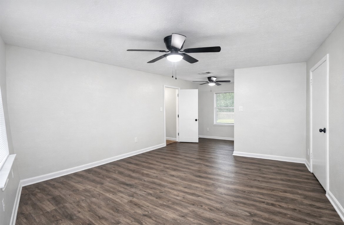 3699 Piney Point Road Conroe, TX 77301 - Photo 7 of 16