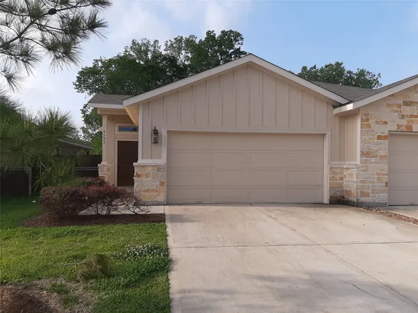 $1,695 | 9733 Grosbeak Lane, Magnolia, TX 77354