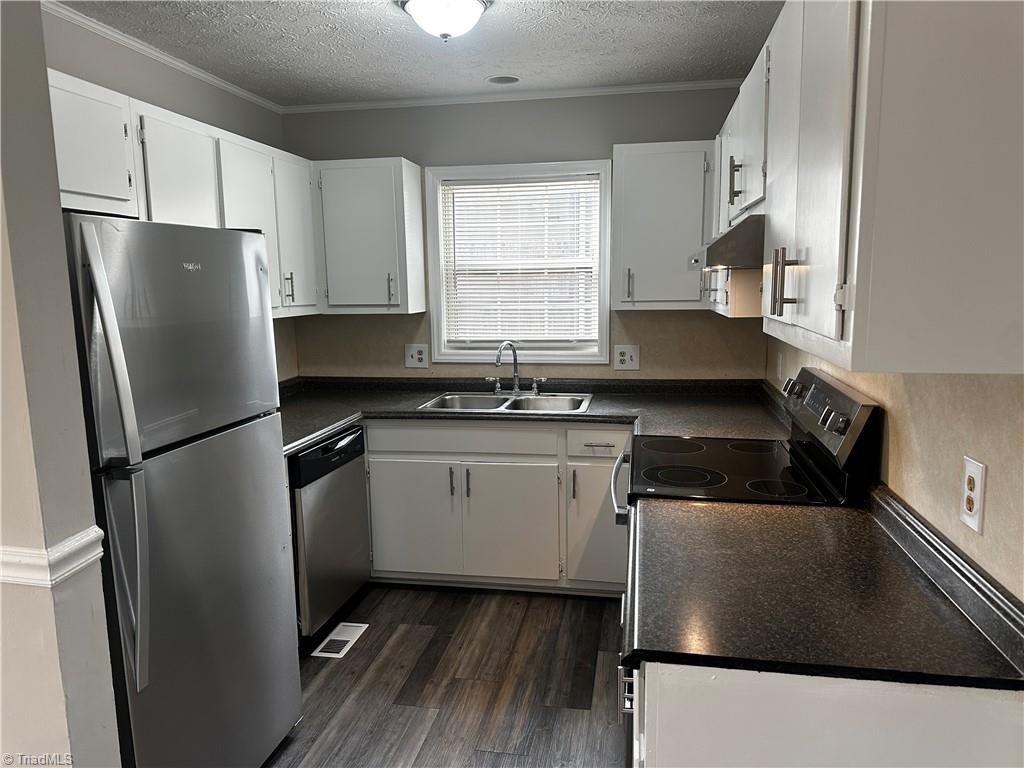 2607 Dallas Avenue High Point, NC 27265 - Photo 6 of 13