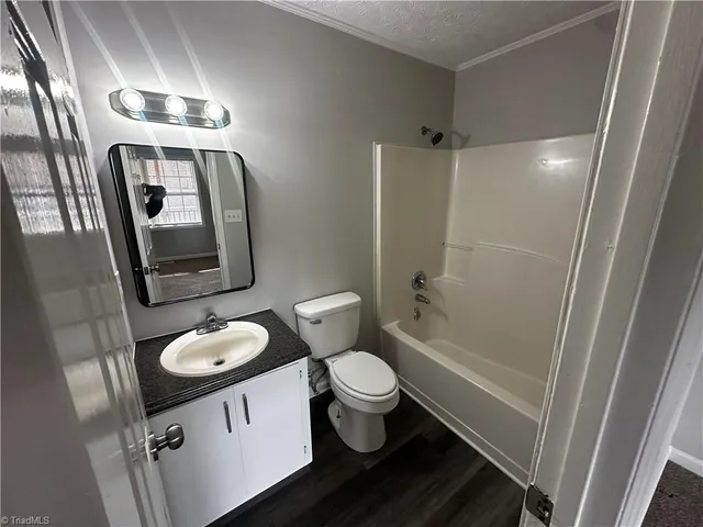 $1,495 | 2607 Dallas Avenue, High Point, NC 27265