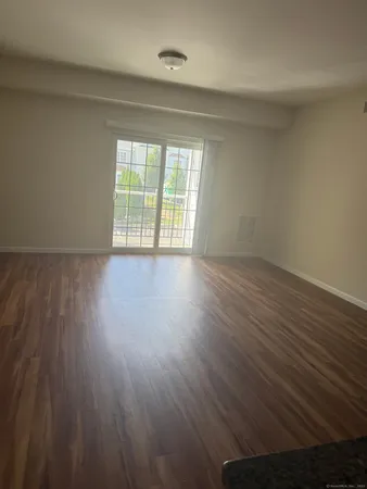 $2,400 | 301 Main Street, Unit 28, Bristol, CT 06010