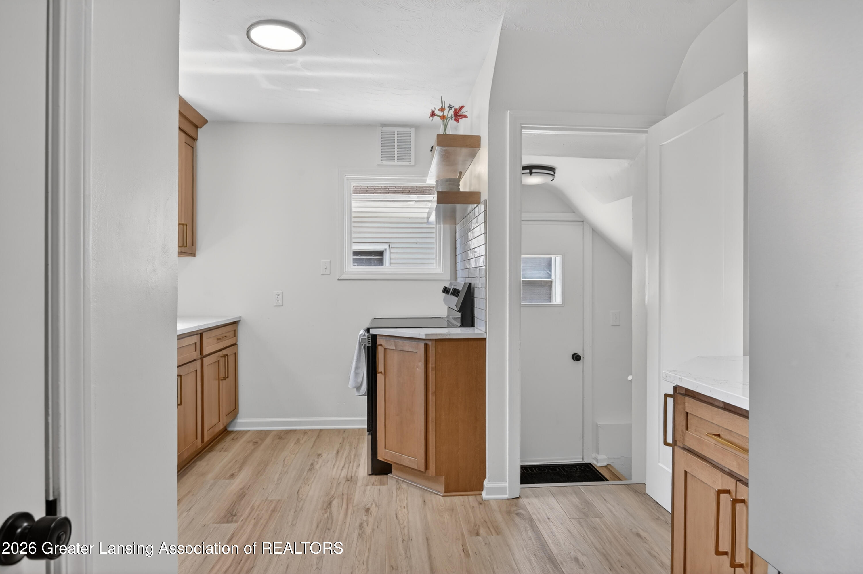 1615 Inverness Avenue Lansing, MI 48915 - Photo 16 of 43 Kitchen 5