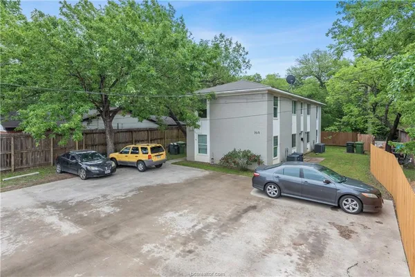 $895 | 305 Ehlinger Drive, Unit D, Bryan, TX 77801
