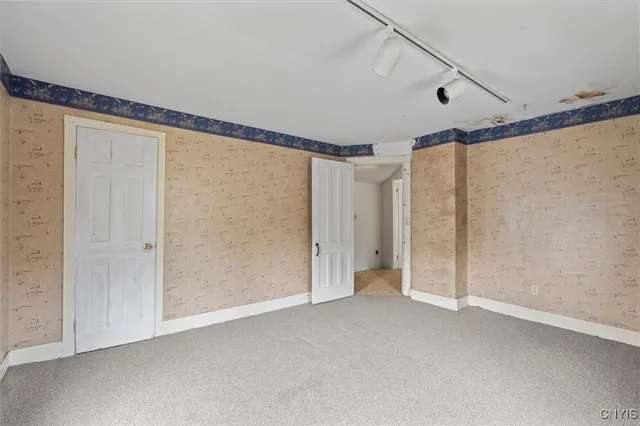 $379,900 | 35 West Elizabeth Street, Skaneateles, NY 13152