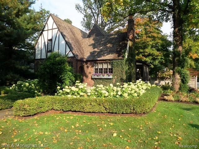 775 Rivenoak Street Birmingham, MI 48009 - Photo 1 of 40 775 RIVENOAK