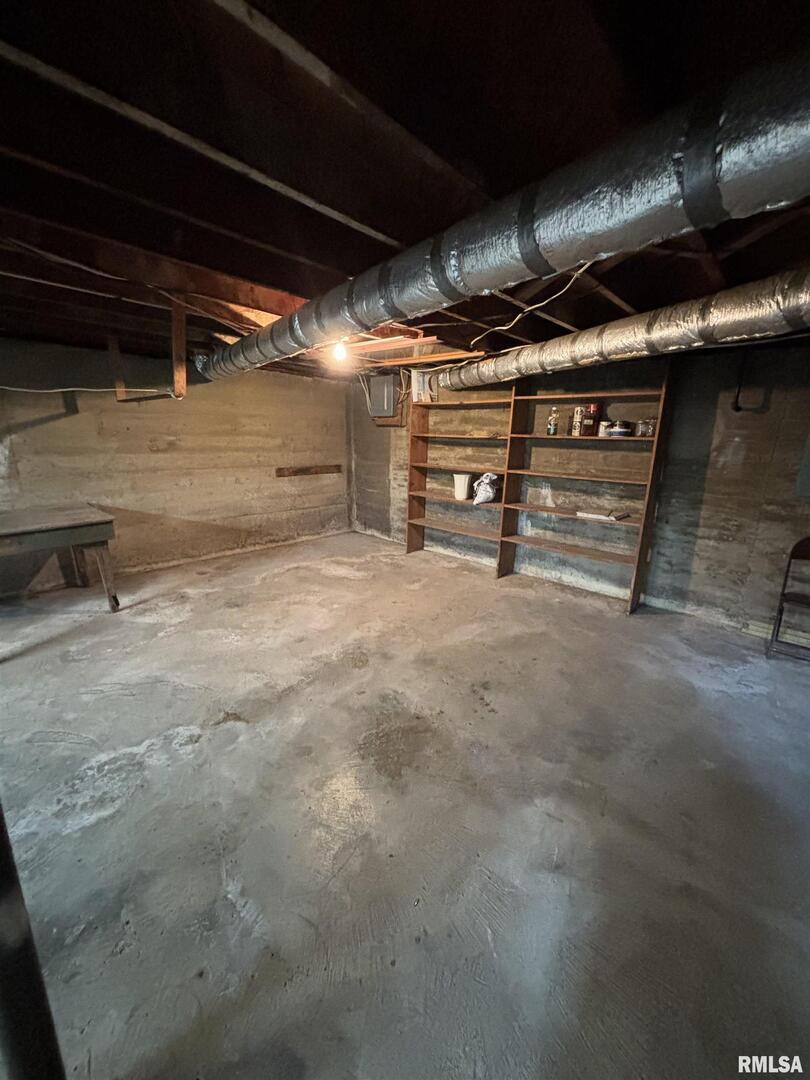 1806 Market Street Metropolis, IL 62960 - Photo 16 of 18 a view of an empty room