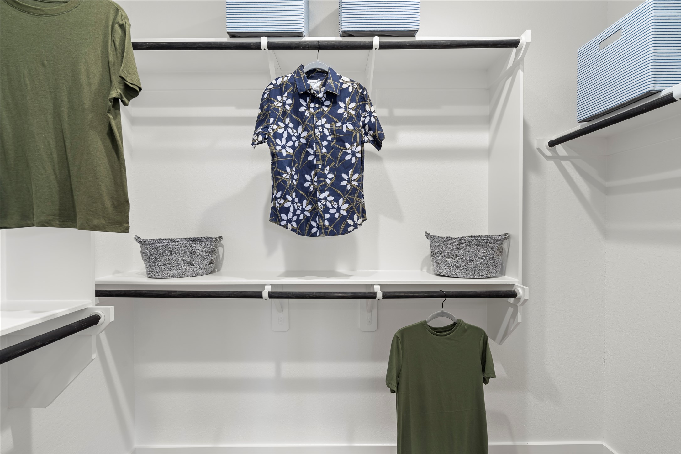 5251 Celestial Court Rosharon, TX 77583 - Photo 30 of 35 Photos are REPRESENTATIVE of the home /floor plan and are NOT of the actual home. Selections, features, and room options may vary. For more info, contact Chesmar Homes.