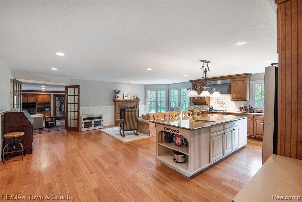 6277 Elms Road Flushing, MI 48433 - Photo 12 of 47 50085997-11.JPG