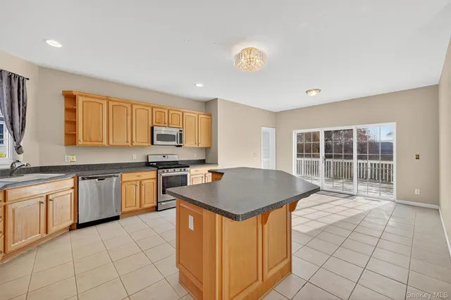 $806,000 | 12 Heather Ridge, Highland Mills, NY 10930