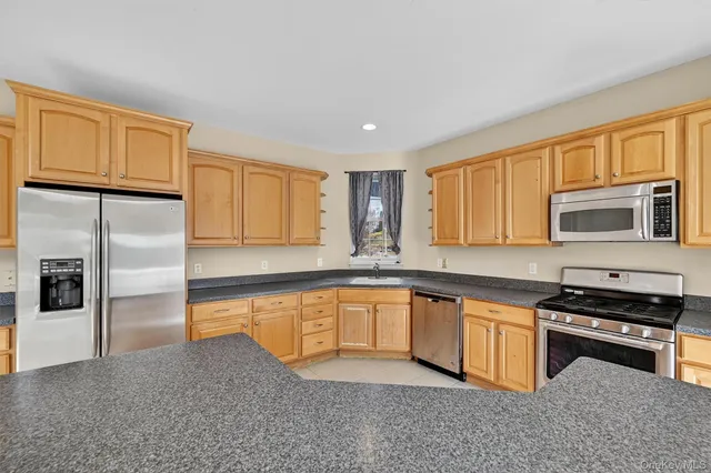 $806,000 | 12 Heather Ridge, Highland Mills, NY 10930