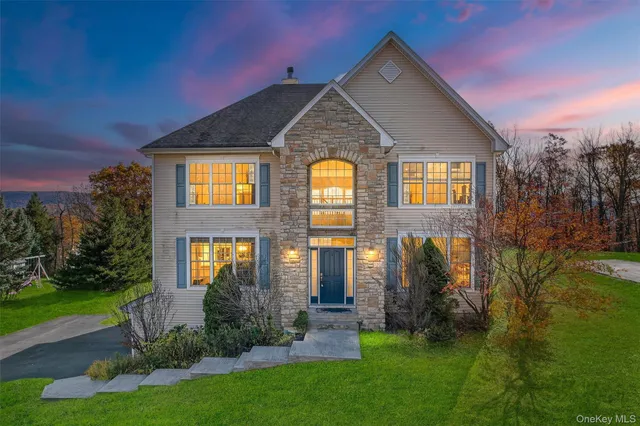 $806,000 | 12 Heather Ridge, Highland Mills, NY 10930