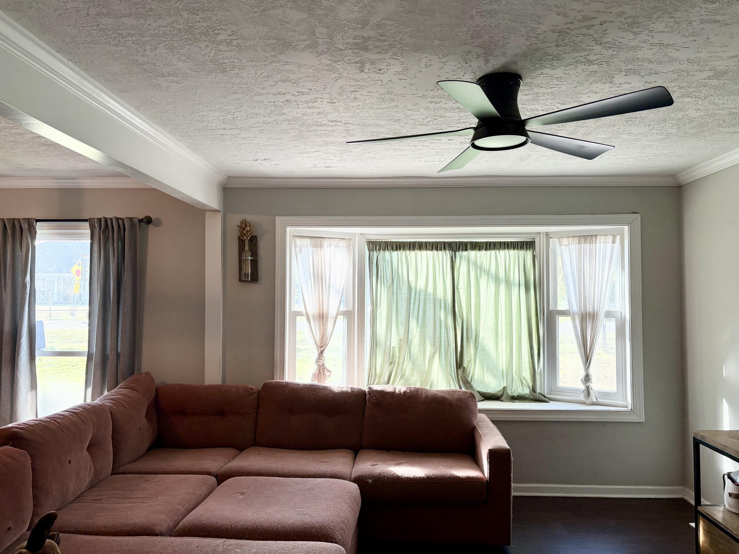 215 South Bell Street Harlem, GA 30814 - Photo 5 of 29 Living Room