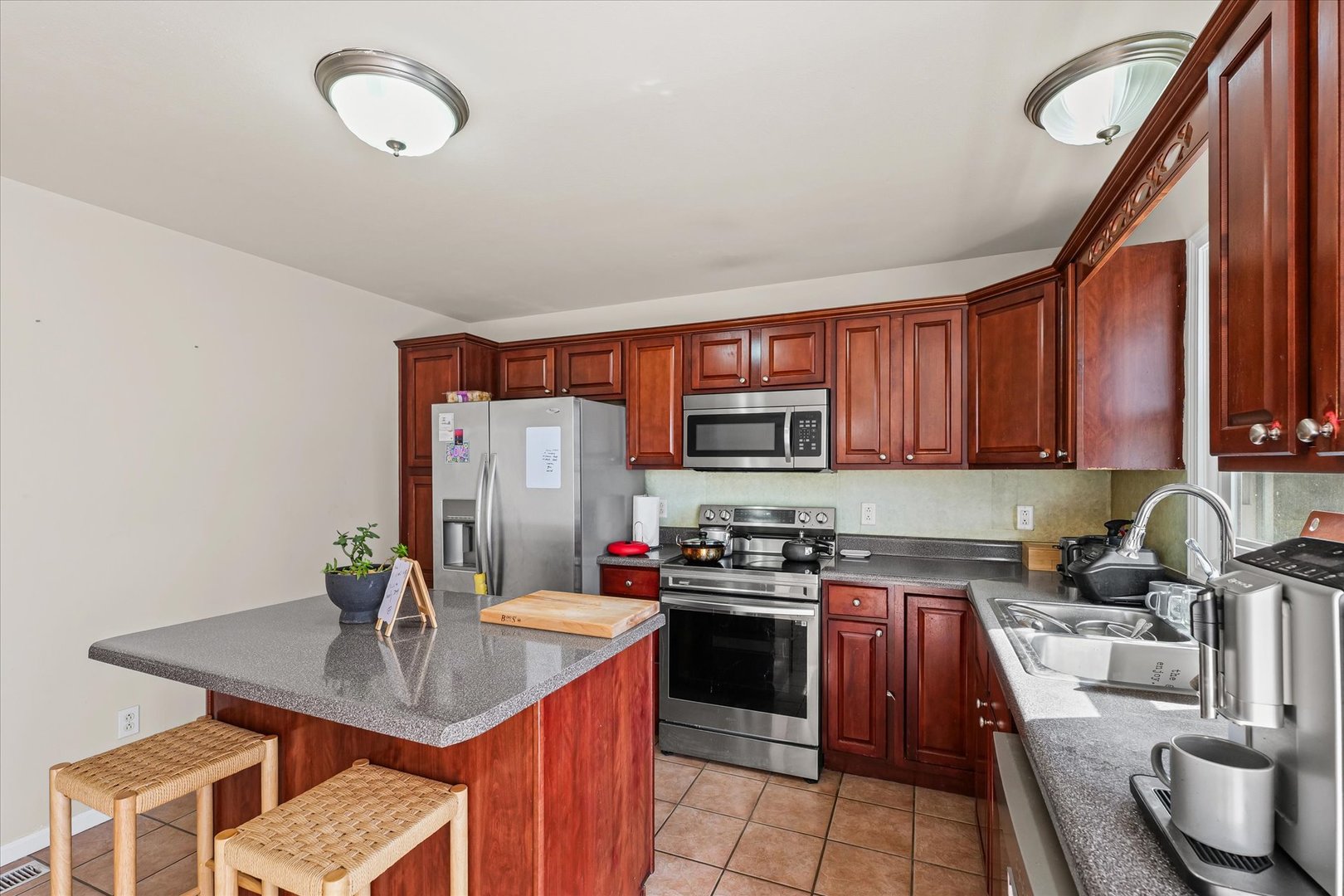 803 Prestwick Point Champaign, IL 61822 - Photo 12 of 38 Gallery Image 12