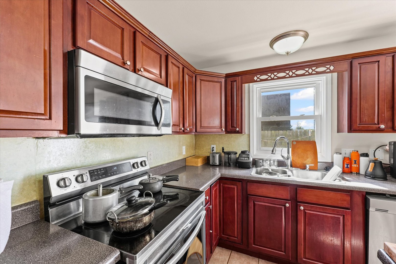 803 Prestwick Point Champaign, IL 61822 - Photo 13 of 38 Gallery Image 13