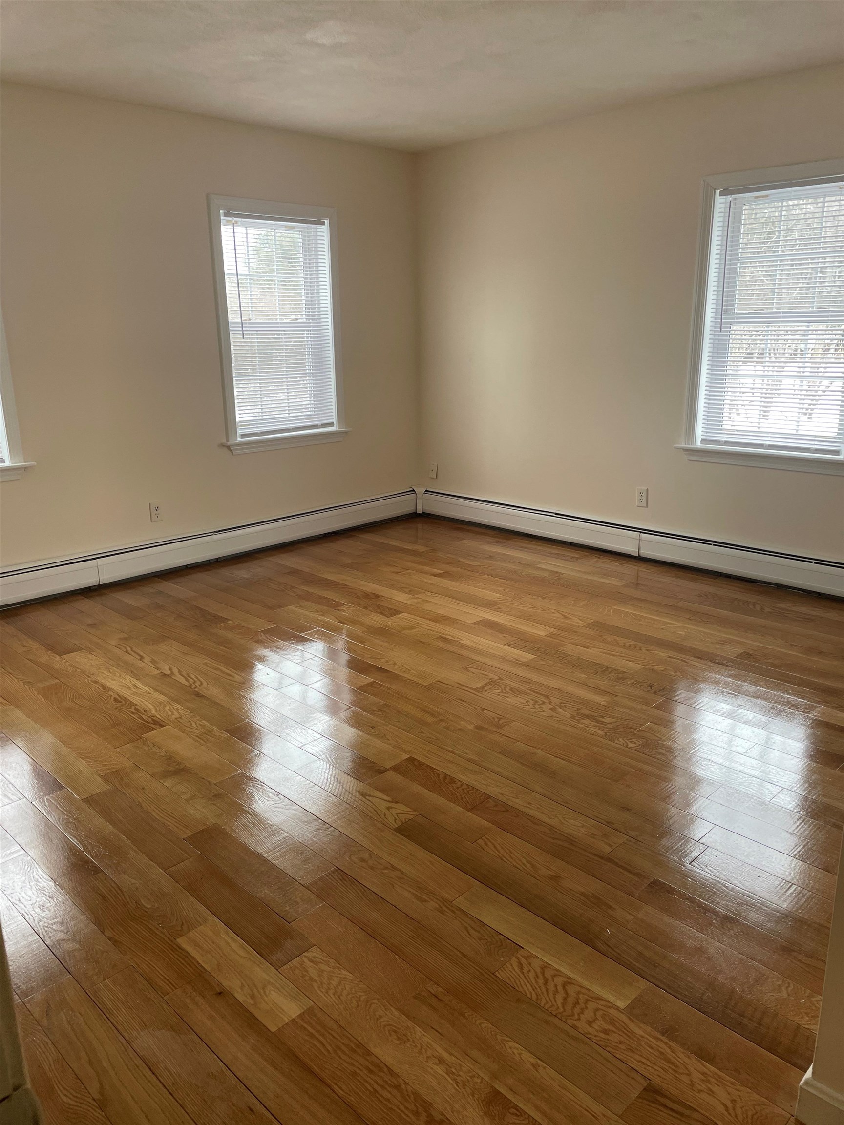 32 Squamscott Road Stratham, NH 03885 - Photo 7 of 18