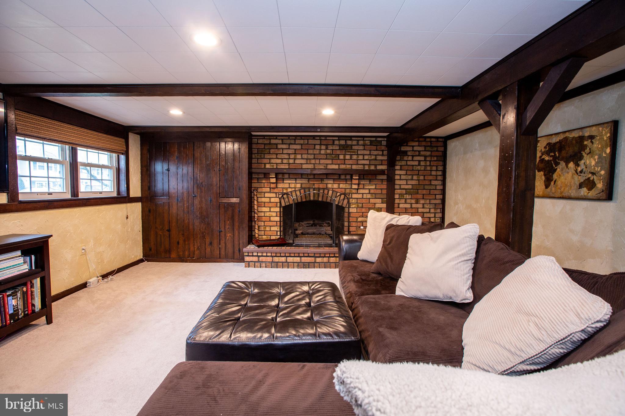 45 Valley View Road Hamilton, NJ 08620 - Photo 21 of 28 Family Room