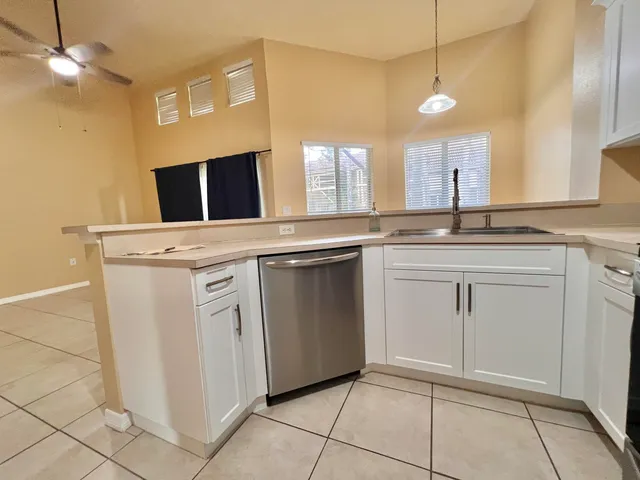 $2,100 | 4863 Via Palm Lakes, Unit 805, West Palm Beach, FL 33417