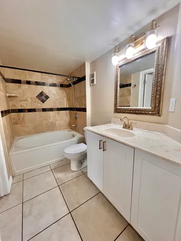 $2,100 | 4863 Via Palm Lakes, Unit 805, West Palm Beach, FL 33417