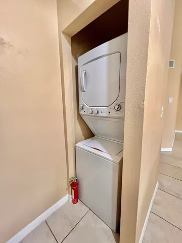 $2,100 | 4863 Via Palm Lakes, Unit 805, West Palm Beach, FL 33417