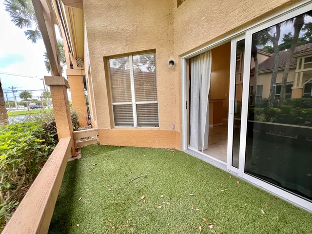 $2,100 | 4863 Via Palm Lakes, Unit 805, West Palm Beach, FL 33417