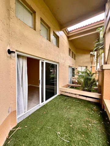 $2,100 | 4863 Via Palm Lakes, Unit 805, West Palm Beach, FL 33417