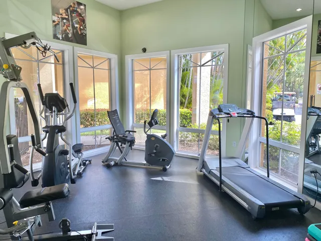 $2,100 | 4863 Via Palm Lakes, Unit 805, West Palm Beach, FL 33417