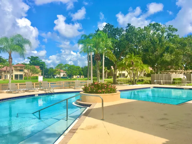$2,100 | 4863 Via Palm Lakes, Unit 805, West Palm Beach, FL 33417