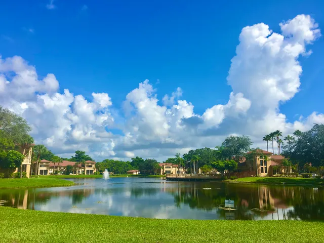 $2,100 | 4863 Via Palm Lakes, Unit 805, West Palm Beach, FL 33417