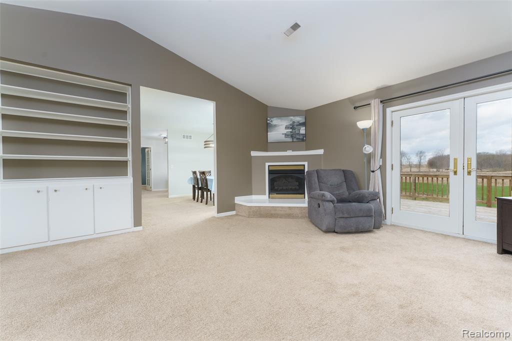 10488 West Grand River Road Fowlerville, MI 48836 - Photo 5 of 34