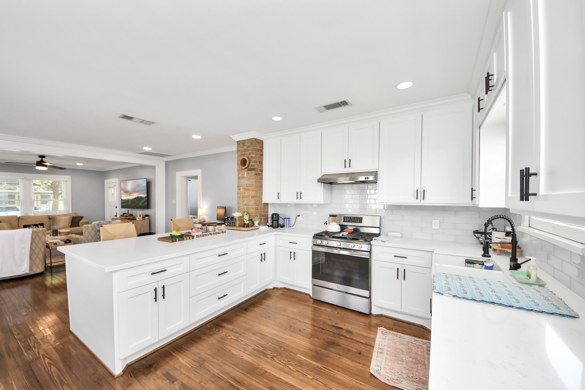 916 West Cottage Street Houston, TX 77009 - Photo 16 of 31