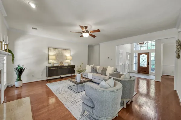 $575,000 | 70 Amberglow Court, The Woodlands, TX 77381