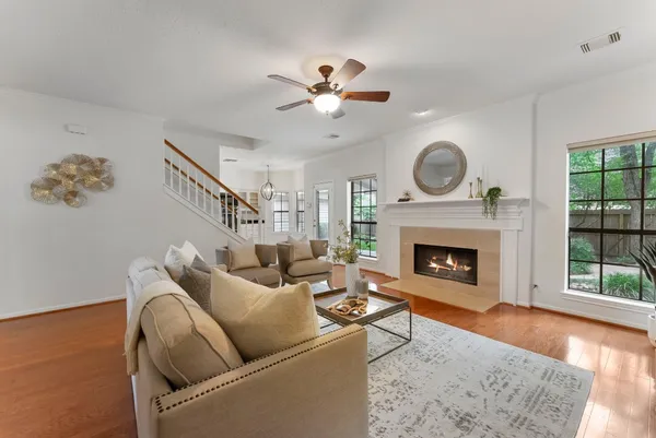 $575,000 | 70 Amberglow Court, The Woodlands, TX 77381