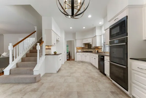 $575,000 | 70 Amberglow Court, The Woodlands, TX 77381