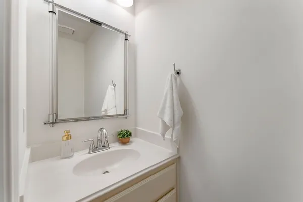 $575,000 | 70 Amberglow Court, The Woodlands, TX 77381