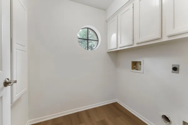 $575,000 | 70 Amberglow Court, The Woodlands, TX 77381