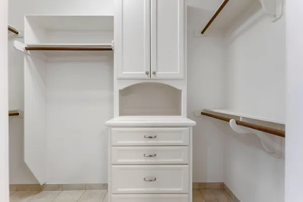 $575,000 | 70 Amberglow Court, The Woodlands, TX 77381