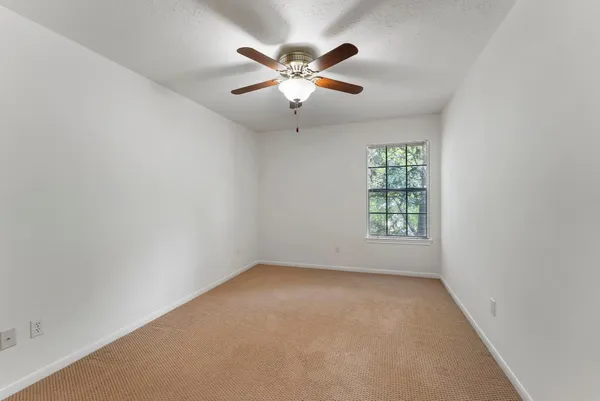 $575,000 | 70 Amberglow Court, The Woodlands, TX 77381