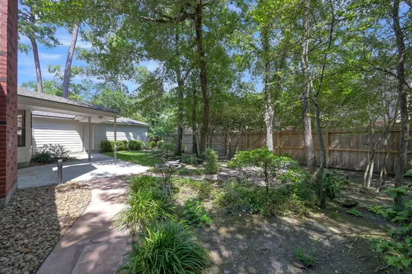$575,000 | 70 Amberglow Court, The Woodlands, TX 77381