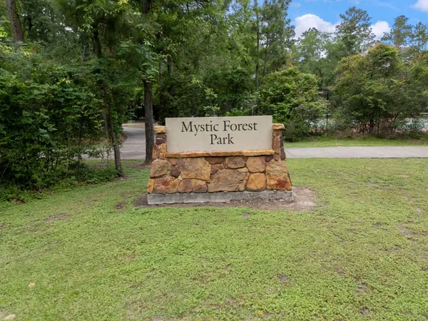 $575,000 | 70 Amberglow Court, The Woodlands, TX 77381