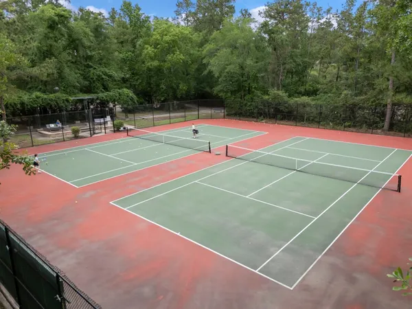 $575,000 | 70 Amberglow Court, The Woodlands, TX 77381