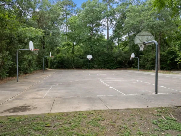 $575,000 | 70 Amberglow Court, The Woodlands, TX 77381
