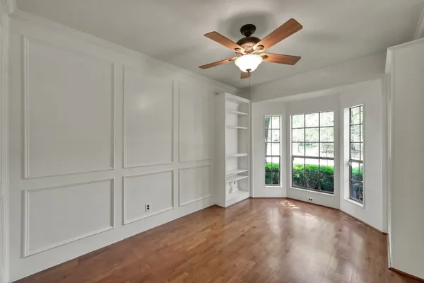 $575,000 | 70 Amberglow Court, The Woodlands, TX 77381