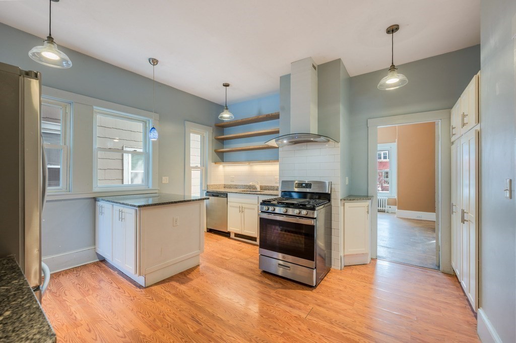 347 Washington Street Somerville, MA 02143 - Photo 6 of 38