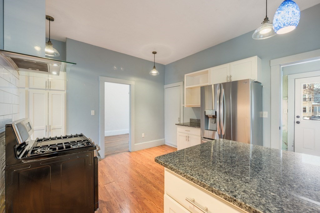 347 Washington Street Somerville, MA 02143 - Photo 7 of 38