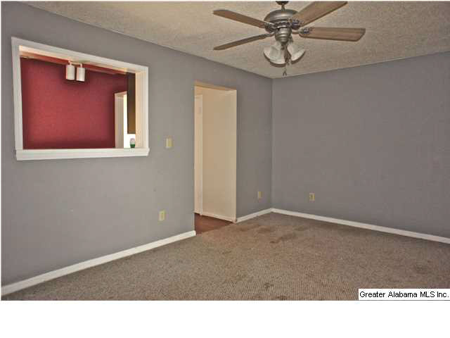 1410 Applegate Drive Alabaster, AL 35007 - Photo 6 of 32 Gallery Image 6
