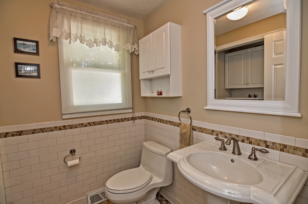 11 Hadley Road Norton, MA 02766 - Photo 17 of 30 Gallery Image 17